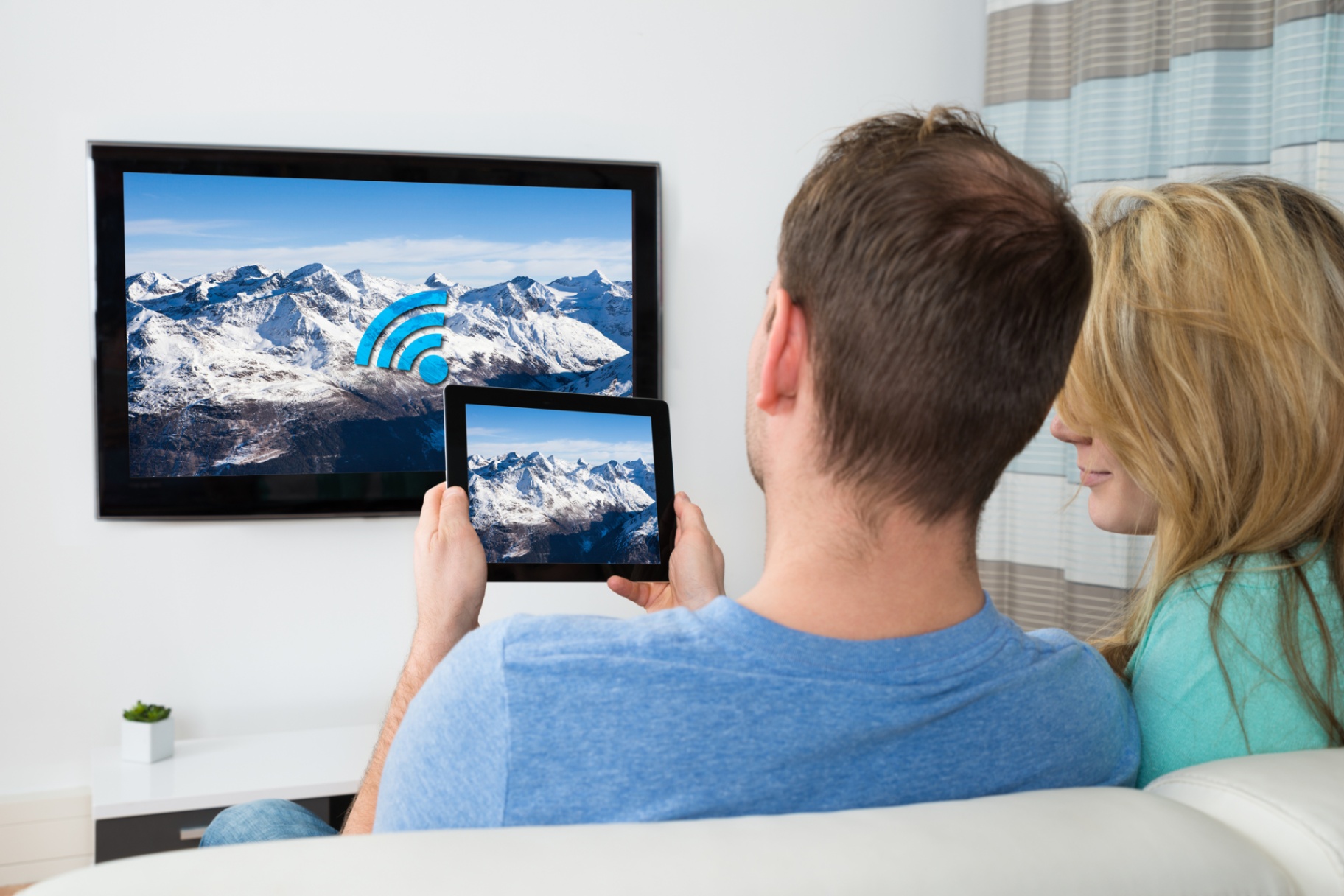 Reliable Mobile and Internet Solutions for Video Calls with Family in the UAE